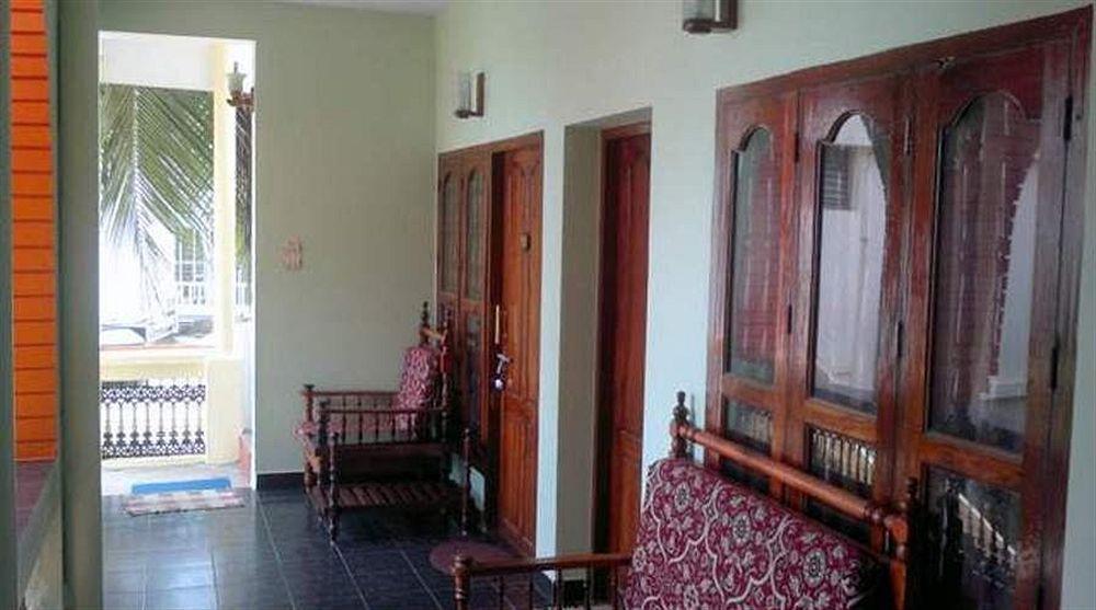 Hotel Sea View Palace - The Beach Hotel Kovalam Buitenkant foto