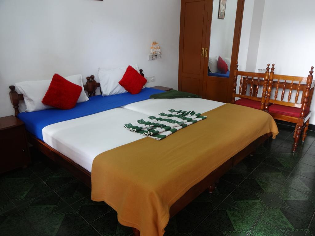 Hotel Sea View Palace - The Beach Hotel Kovalam Buitenkant foto