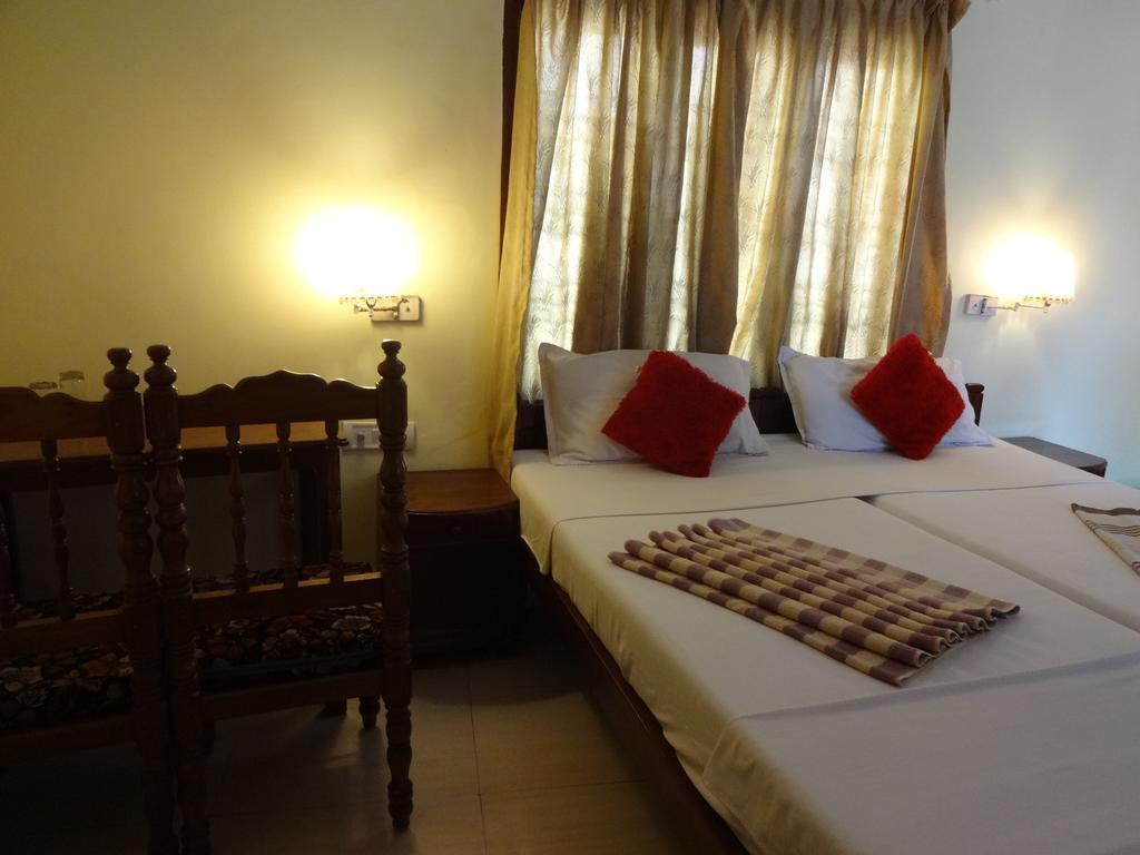 Hotel Sea View Palace - The Beach Hotel Kovalam Buitenkant foto