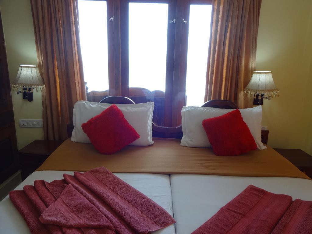 Hotel Sea View Palace - The Beach Hotel Kovalam Buitenkant foto