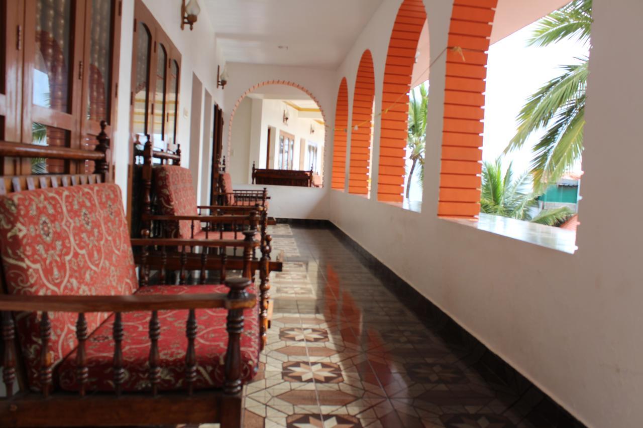Hotel Sea View Palace - The Beach Hotel Kovalam Buitenkant foto
