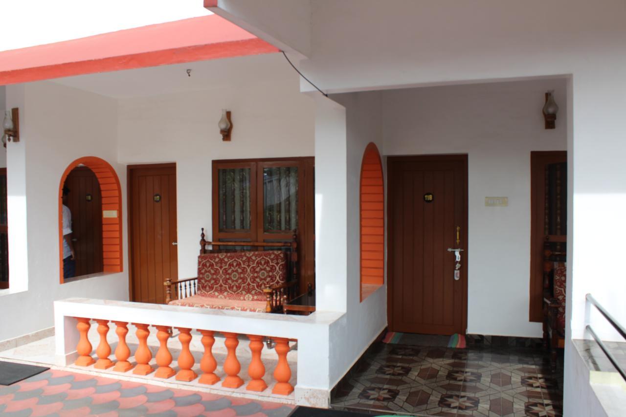 Hotel Sea View Palace - The Beach Hotel Kovalam Buitenkant foto