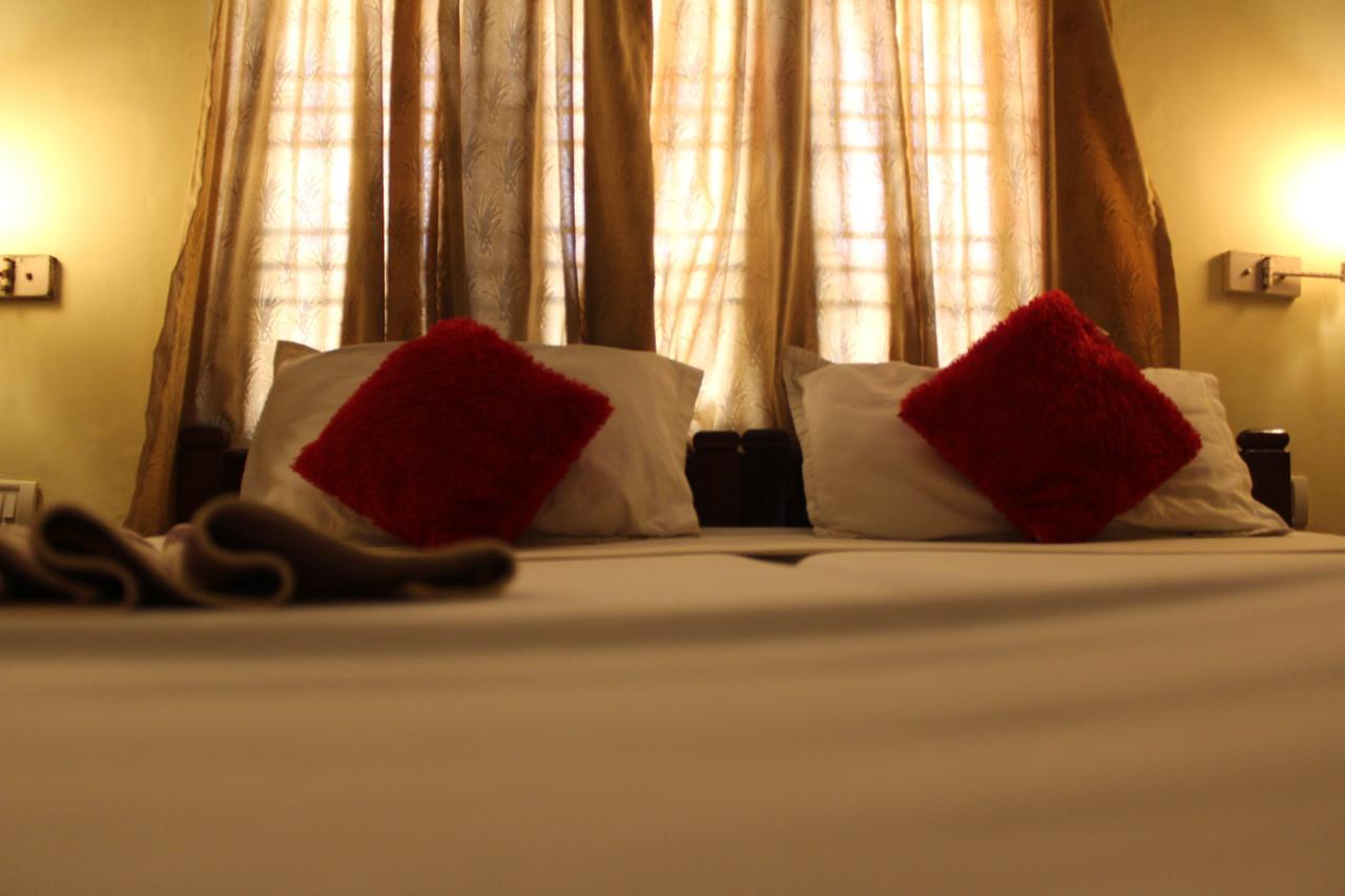 Hotel Sea View Palace - The Beach Hotel Kovalam Buitenkant foto