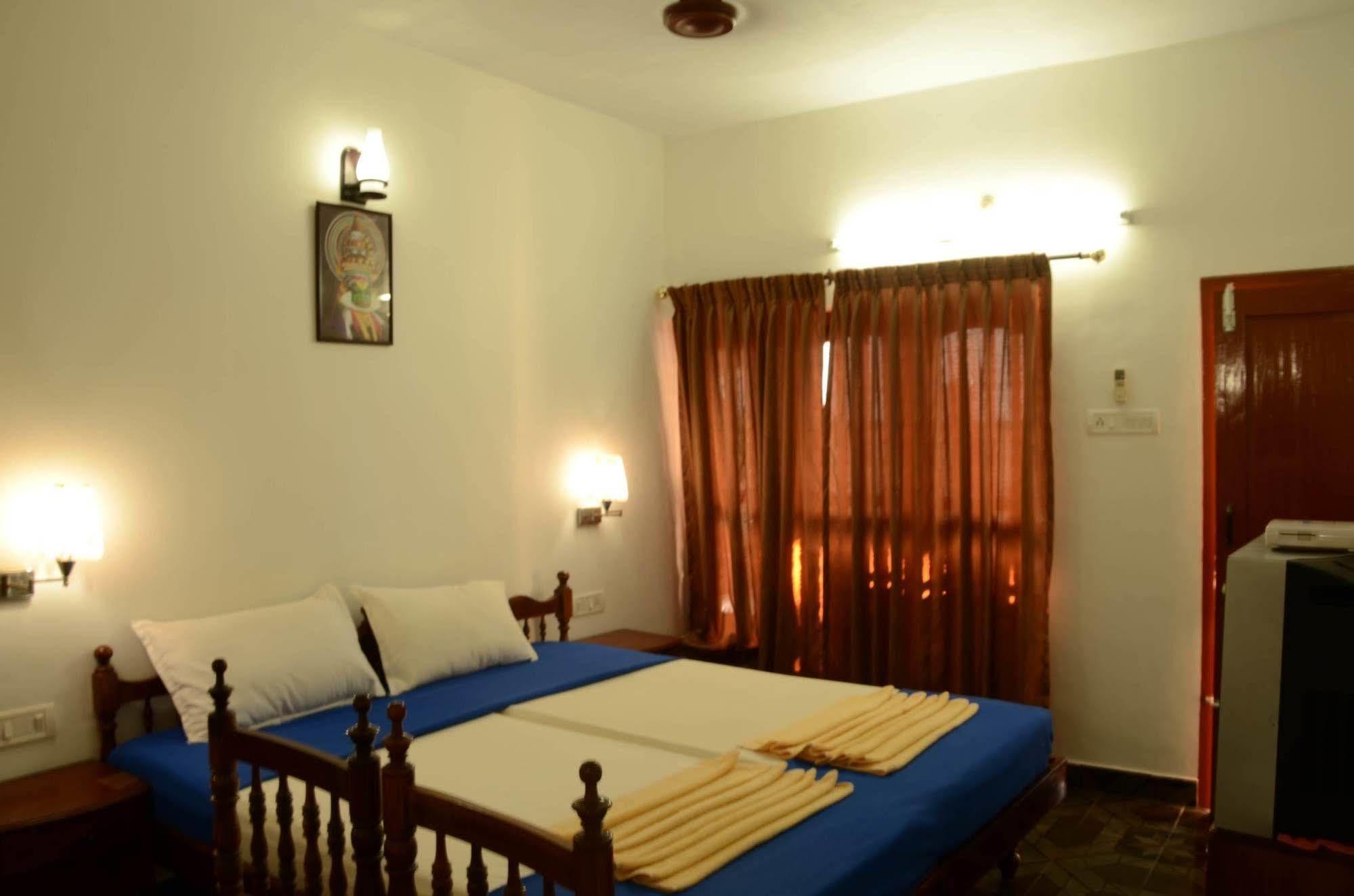 Hotel Sea View Palace - The Beach Hotel Kovalam Buitenkant foto