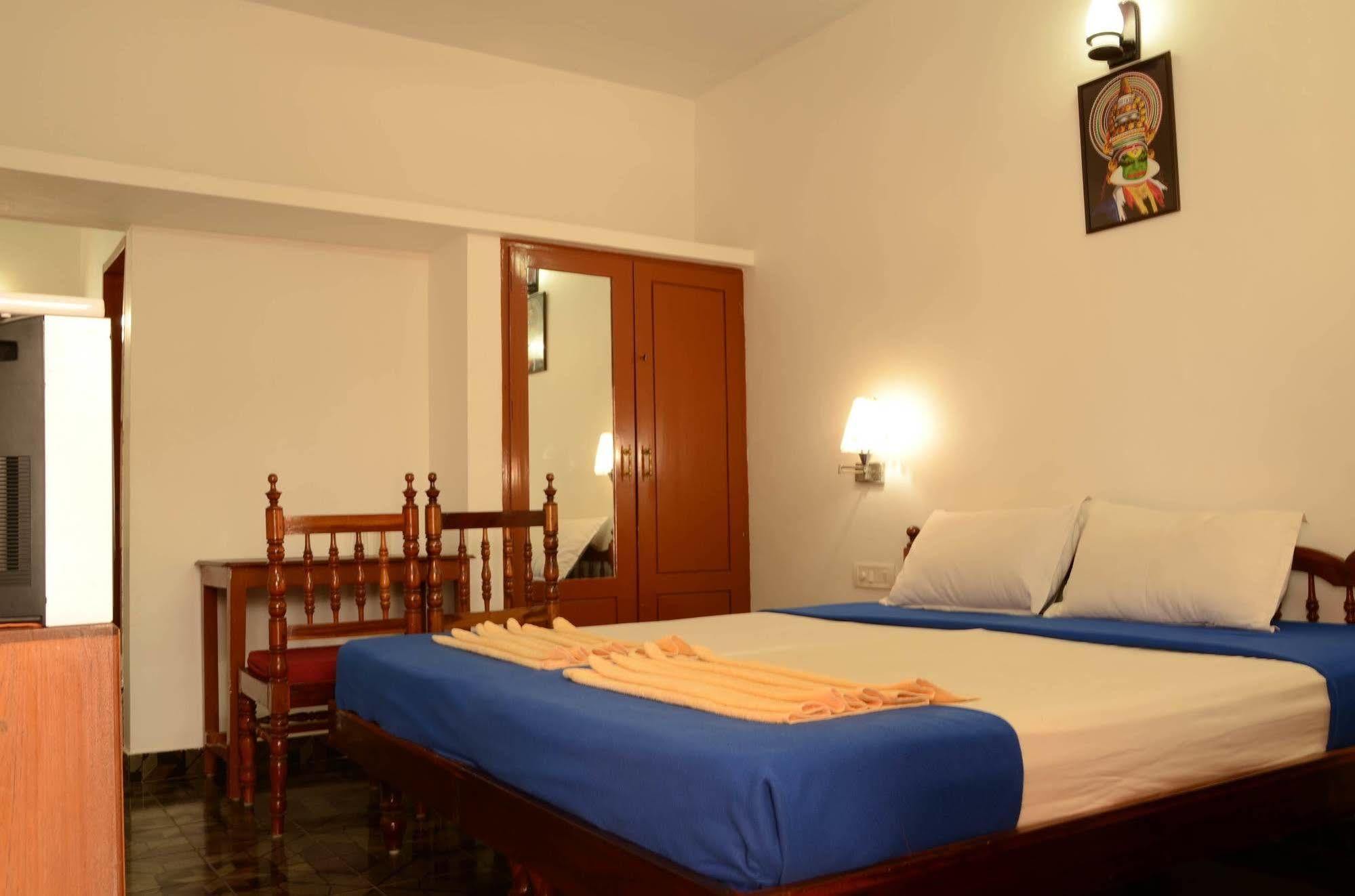 Hotel Sea View Palace - The Beach Hotel Kovalam Buitenkant foto