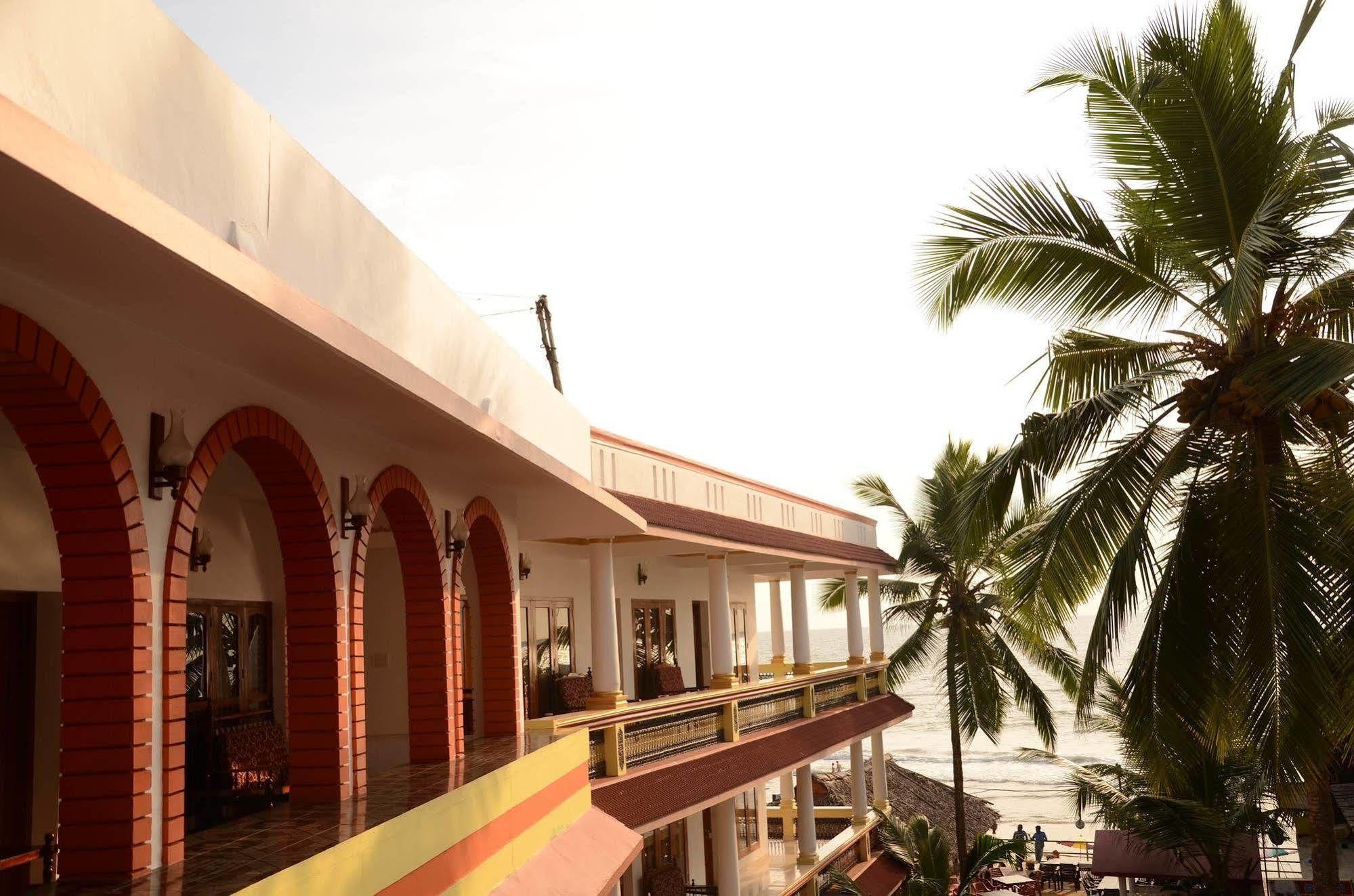 Hotel Sea View Palace - The Beach Hotel Kovalam Buitenkant foto